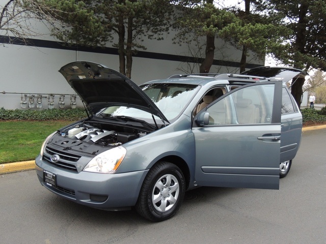 2007 Kia Sedona   - Photo 10 - Portland, OR 97217