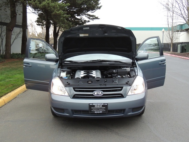 2007 Kia Sedona   - Photo 9 - Portland, OR 97217