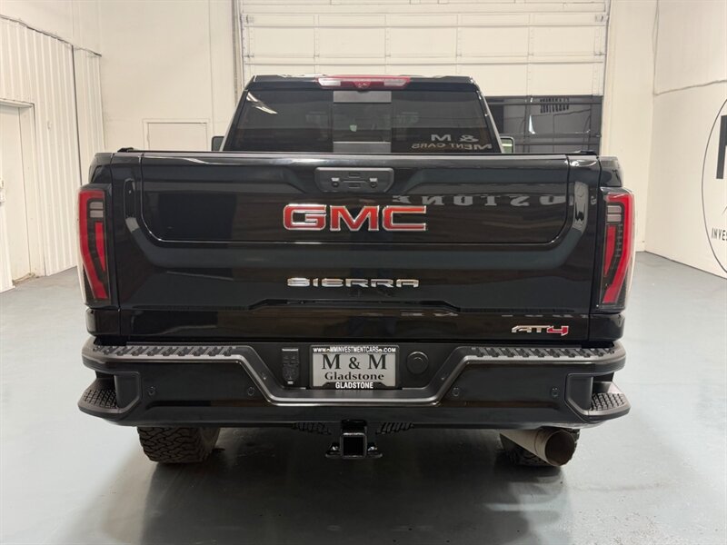 2024 GMC Sierra 2500HD AT4 4x4 CREW CAB / 6.6L DURAMAX / ONLY 17K MILES / LEATHER HEATING COOLING / FULLY LOADED - Photo 8 - Gladstone, OR 97027
