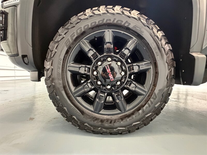 2024 GMC Sierra 2500HD AT4 4x4 CREW CAB / 6.6L DURAMAX / ONLY 17K MILES / LEATHER HEATING COOLING / FULLY LOADED - Photo 23 - Gladstone, OR 97027