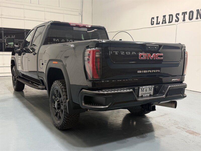 2024 GMC Sierra 2500HD AT4 4x4 CREW CAB / 6.6L DURAMAX / ONLY 17K MILES / LEATHER HEATING COOLING / FULLY LOADED - Photo 5 - Gladstone, OR 97027