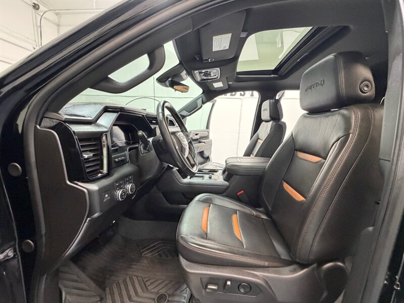 2024 GMC Sierra 2500HD AT4 4x4 CREW CAB / 6.6L DURAMAX / ONLY 17K MILES / LEATHER HEATING COOLING / FULLY LOADED - Photo 11 - Gladstone, OR 97027