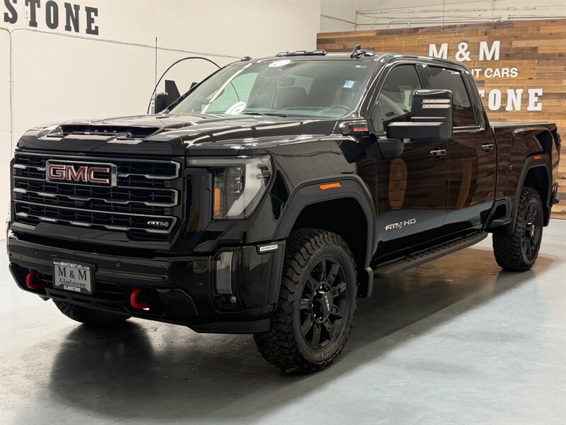 2024 GMC Sierra 2500HD AT4 4x4 CREW CAB / 6.6L DURAMAX / ONLY 17K MILES / LEATHER HEATING COOLING / FULLY LOADED - Photo 1 - Gladstone, OR 97027