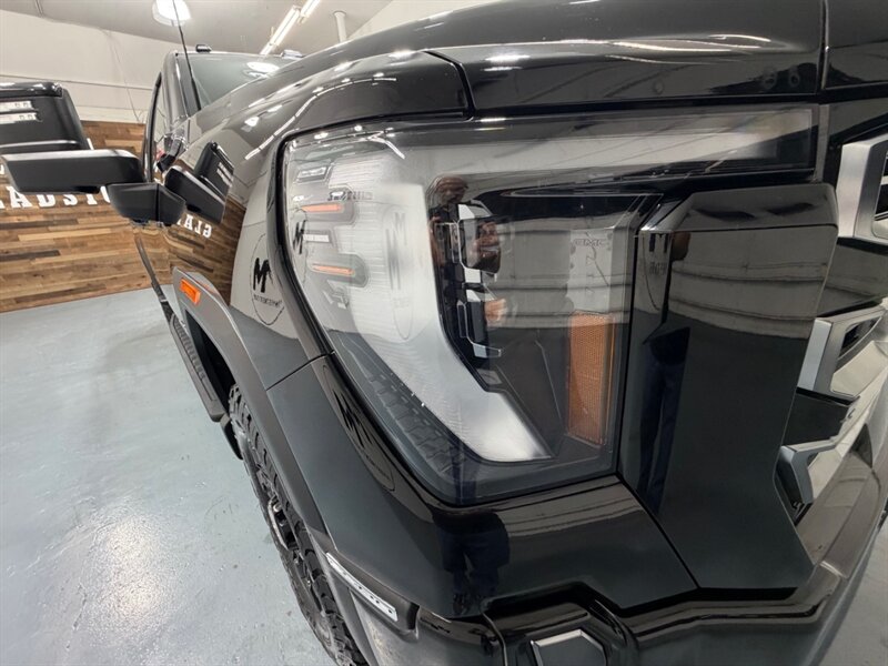 2024 GMC Sierra 2500HD AT4 4x4 CREW CAB / 6.6L DURAMAX / ONLY 17K MILES / LEATHER HEATING COOLING / FULLY LOADED - Photo 33 - Gladstone, OR 97027