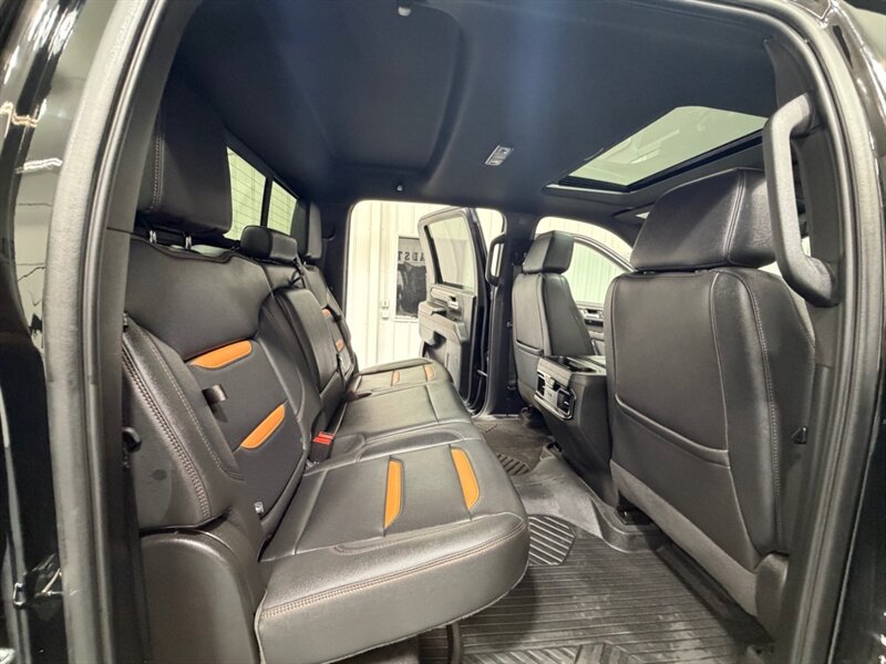 2024 GMC Sierra 2500HD AT4 4x4 CREW CAB / 6.6L DURAMAX / ONLY 17K MILES / LEATHER HEATING COOLING / FULLY LOADED - Photo 13 - Gladstone, OR 97027