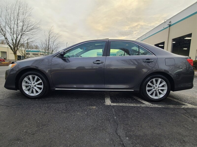 2012 Toyota Camry XLE V6 / LEATHER / SUN ROOF / NAVi / CAM / LOADED  / HEATED SEATS / LOCAL CAR / EXCELLENT CONDITION - Photo 4 - Portland, OR 97217