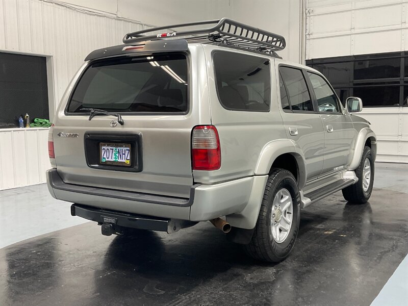 2000 Toyota 4Runner SR5 SPORT SUV 4x4 / 3.4L V6 / FRESH TIMING BELT /  ONE OWNER / LOCAL / RUST FREE - Photo 8 - Gladstone, OR 97027