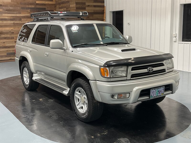 2000 Toyota 4Runner SR5 SPORT SUV 4x4 / 3.4L V6 / FRESH TIMING BELT /  ONE OWNER / LOCAL / RUST FREE - Photo 2 - Gladstone, OR 97027