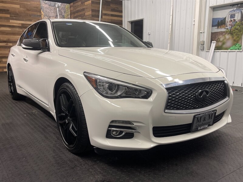 2015 INFINITI Q50 Premium AWD Sedan / Leather / Navi / Camera   - Photo 2 - Gladstone, OR 97027