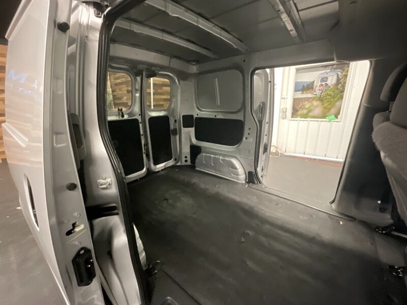 2018 Nissan NV 200 S Cargo Van / 1-   - Photo 12 - Gladstone, OR 97027