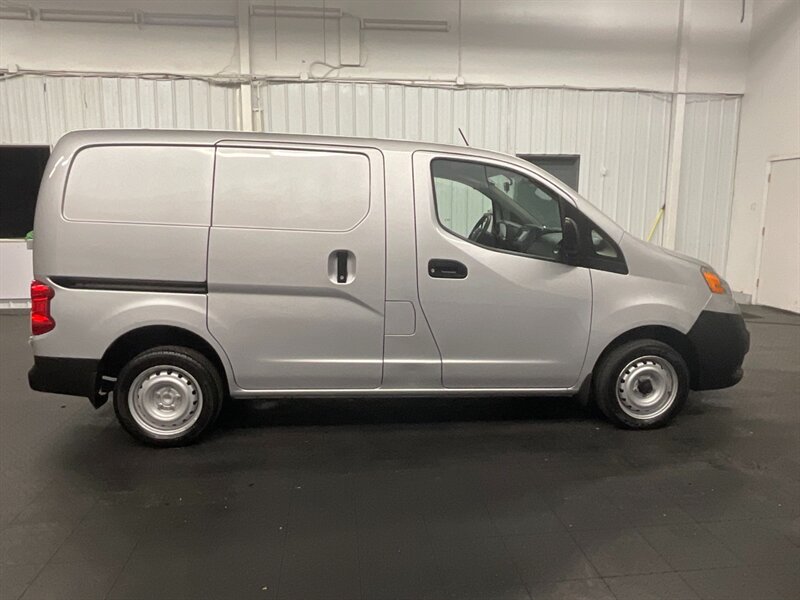 2018 Nissan NV 200 S Cargo Van / 1-   - Photo 4 - Gladstone, OR 97027