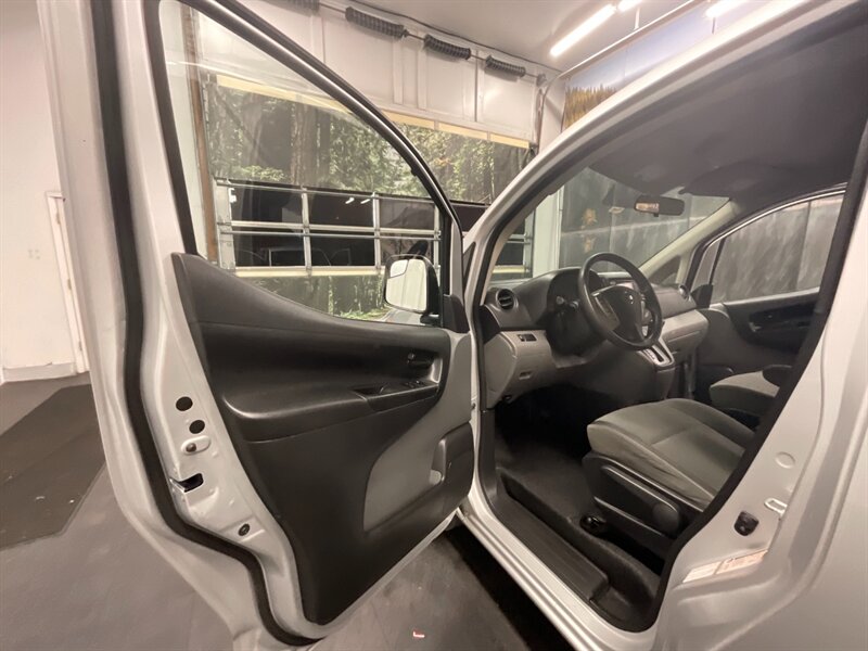 2018 Nissan NV 200 S Cargo Van / 1-   - Photo 15 - Gladstone, OR 97027