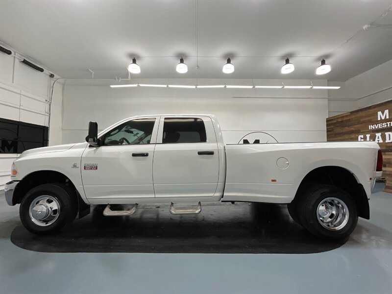 2012 RAM 3500 Crew Cab 4X4 / DUALLY/ 6.7L DIESEL/ 6-SPEED MANUAL  /1-OWNER LOCAL - Photo 3 - Gladstone, OR 97027