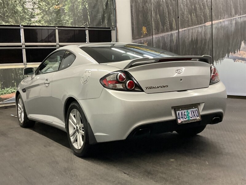 2008 Hyundai Tiburon GS Hatchback / 5-Spe   - Photo 8 - Gladstone, OR 97027