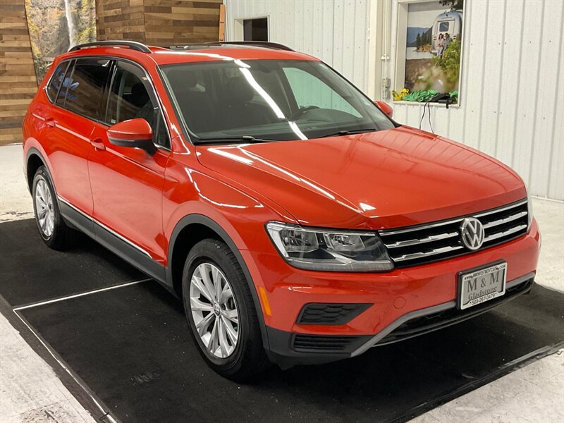 2018 Volkswagen Tiguan 2.0T SE 4Motion AWD / Leather / Panoramic Sunroof  / Heated Seats / 1-OWNER / Backup Camera - Photo 2 - Gladstone, OR 97027