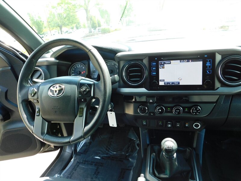 2018 Toyota Tacoma TRD Sport Double Cab 4X4 / 6-SPEED MANUAL / LIFTED   - Photo 18 - Portland, OR 97217