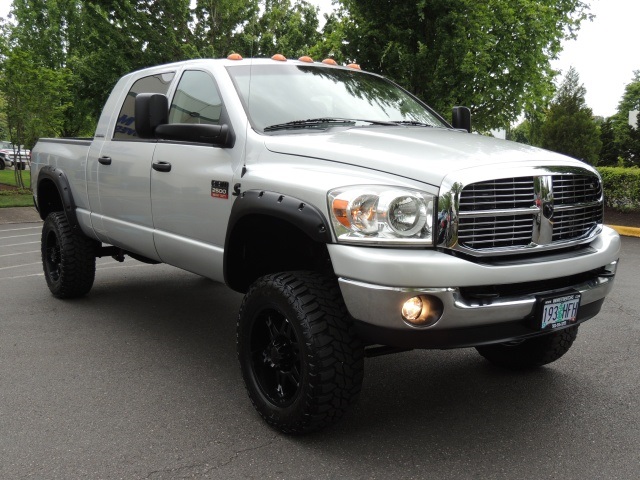 2009 Dodge Ram 2500 SXT   - Photo 2 - Portland, OR 97217