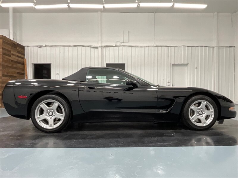 1998 Chevrolet Corvette Convertible Coupe / 5.7L V8 / ONLY 63,000 MILES  / LOCAL CAR - Photo 4 - Gladstone, OR 97027