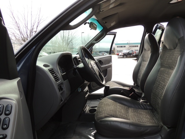 2001 Ford Escape XLS SUV 4X4 / 5 Speed Manual / LOW MILES   - Photo 18 - Portland, OR 97217