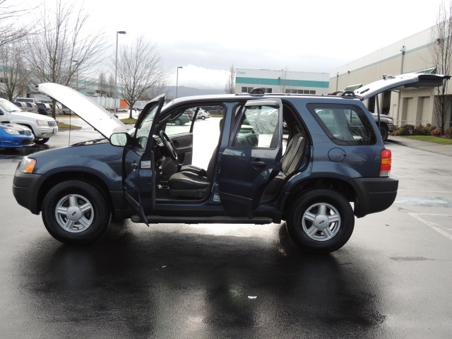 2001 Ford Escape XLS SUV 4X4 / 5 Speed Manual / LOW MILES   - Photo 10 - Portland, OR 97217