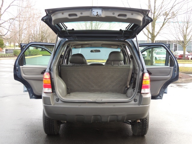 2001 Ford Escape XLS SUV 4X4 / 5 Speed Manual / LOW MILES   - Photo 12 - Portland, OR 97217