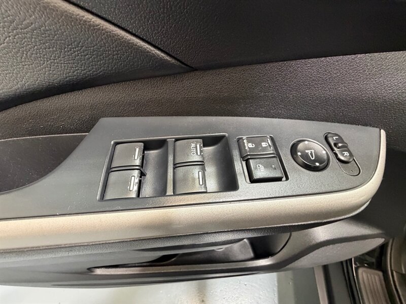 2014 Honda CR-V EX-L 4WD / Leather Heated Seats / Sunroof / Camera / BRAND NEW TIRES / ZERO RUST - Photo 21 - Gladstone, OR 97027