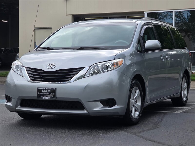 2013 Toyota Sienna LE 8-Passenger LEATHER Camera EXCELLENT HISTORY Power Doors / LOTS OF RECORDS - Photo 1 - Portland, OR 97217