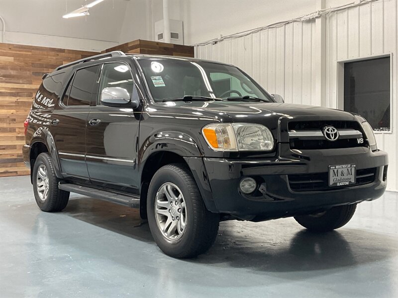 2007 Toyota Sequoia Limited 4X4 / 4.7L V8 / Leather / DVD / Sunroof  / FRESH TIMING BELT SERVICE DONE - Photo 2 - Gladstone, OR 97027