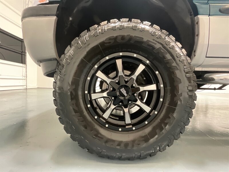 1999 Dodge Ram 2500 Laramie SLT 4dr Quad Cab 4X4 /5.9L DIESEL /5-SPEED / Long bed / LIFTED w. 35 " TIRES & 17 " MOTO WHEELS / ZERO RUST / 5-SPEED MANUAL - Photo 46 - Gladstone, OR 97027