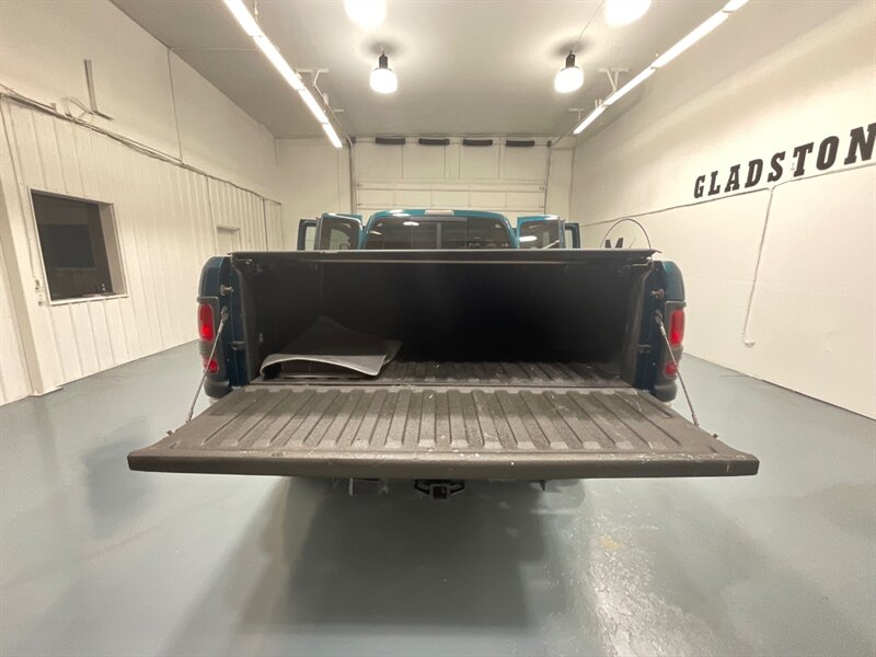1999 Dodge Ram 2500 Laramie SLT 4dr Quad Cab 4X4 /5.9L DIESEL /5-SPEED / Long bed / LIFTED w. 35 " TIRES & 17 " MOTO WHEELS / ZERO RUST / 5-SPEED MANUAL - Photo 42 - Gladstone, OR 97027