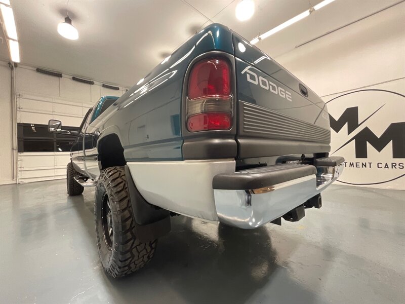 1999 Dodge Ram 2500 Laramie SLT 4dr Quad Cab 4X4 /5.9L DIESEL /5-SPEED / Long bed / LIFTED w. 35 " TIRES & 17 " MOTO WHEELS / ZERO RUST / 5-SPEED MANUAL - Photo 29 - Gladstone, OR 97027