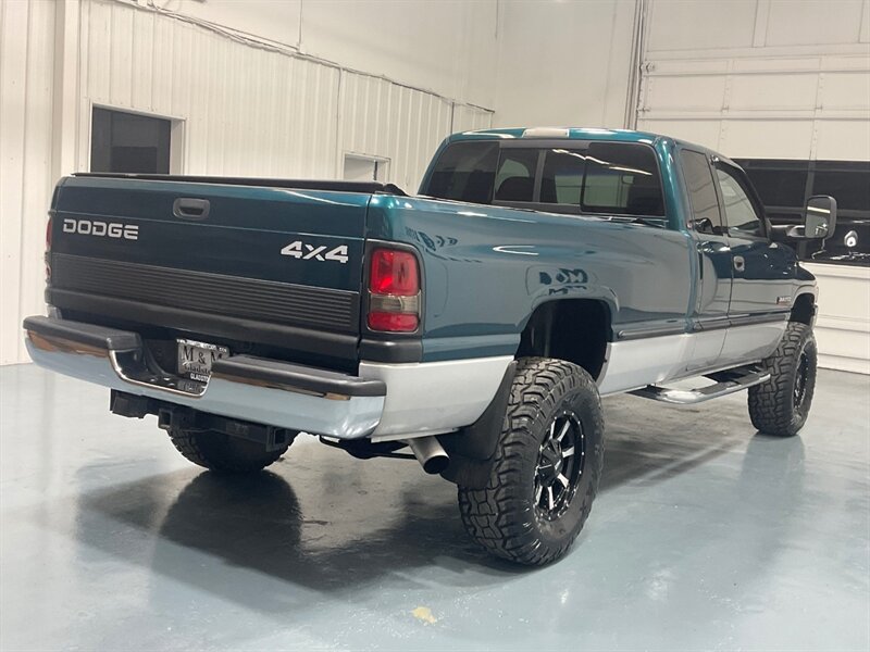 1999 Dodge Ram 2500 Laramie SLT 4dr Quad Cab 4X4 /5.9L DIESEL /5-SPEED / Long bed / LIFTED w. 35 " TIRES & 17 " MOTO WHEELS / ZERO RUST / 5-SPEED MANUAL - Photo 9 - Gladstone, OR 97027