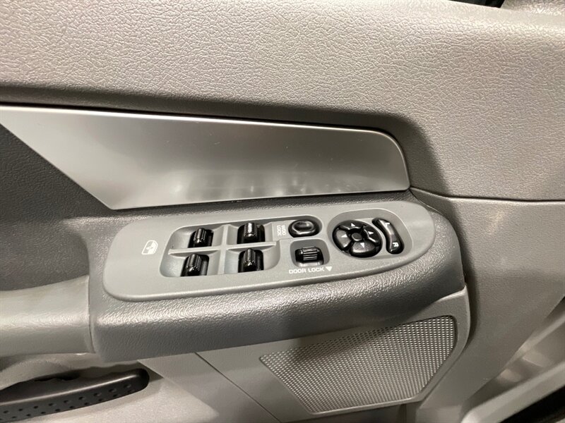 2008 Dodge Ram 2500 SXT MEGA CAB 6-SPEED MANUAL 4X4 /6.7L DIESEL  / LIFTED / PROGRAMMER/ CUSTOM REAR BUMPER - Photo 36 - Gladstone, OR 97027