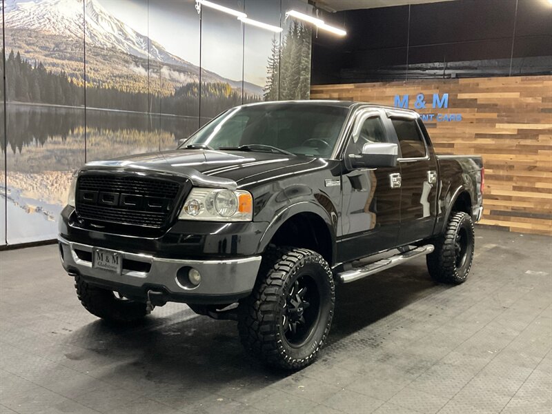 2006 Ford F-150 Lariat Crew Cab 4X4 / 5.4L V8 / LIFTED LIFTED  Leather & Heated Seats / NEW WHEELS & TIRES / SHARP & CLEAN !! - Photo 1 - Gladstone, OR 97027