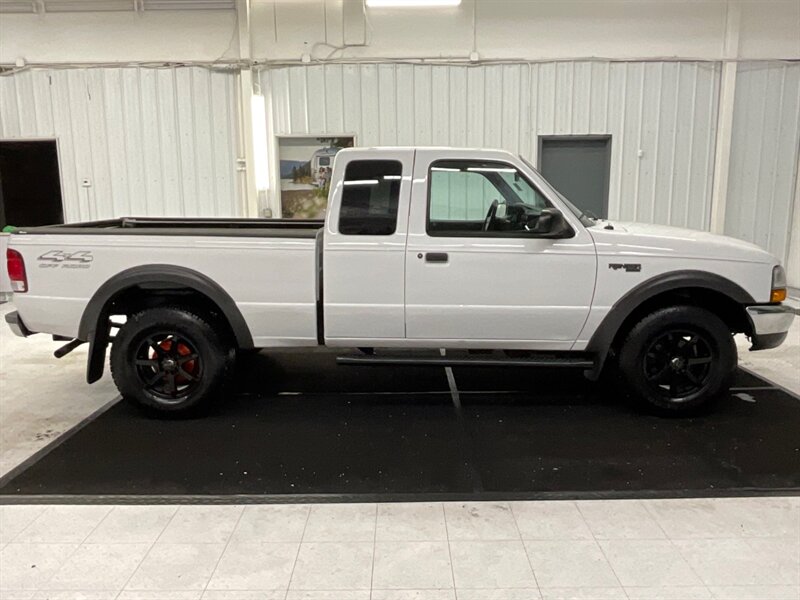 2000 Ford Ranger XLT 4dr Extended Cab 4X4 / 4.0L V6 / 70,000 MILES  / LOCAL TRUCK / SUPER CLEAN & LOW MILES - Photo 4 - Gladstone, OR 97027