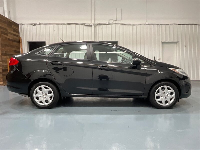 2013 Ford Fiesta S 4dr Sedan 4Cyl /5-SPEED MANUAL / NEW TIRES   - Photo 4 - Gladstone, OR 97027