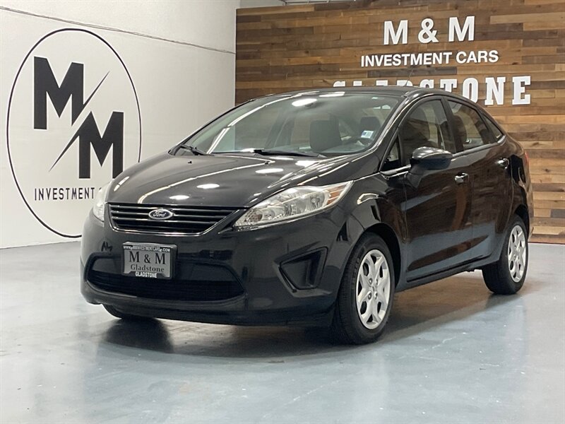 2013 Ford Fiesta S 4dr Sedan 4Cyl /5-SPEED MANUAL / NEW TIRES  