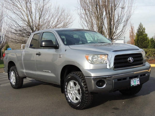 2007 Toyota Tundra LIFTED / MUD Tires