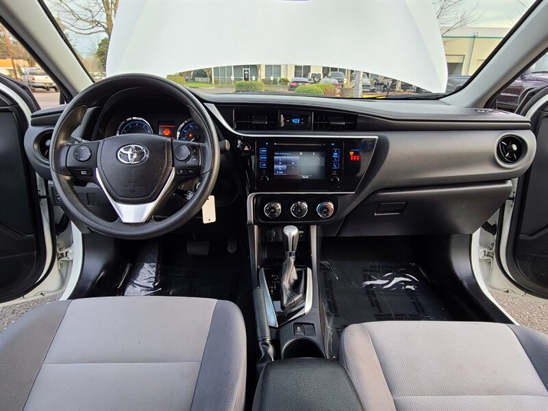 2018 Toyota Corolla LE / Lane Depart Alert / Dynamic Cruise / 1-OWNER  / Backup CAM / BlueTooth / Fresh Local Trade / Clean Title - Photo 32 - Portland, OR 97217