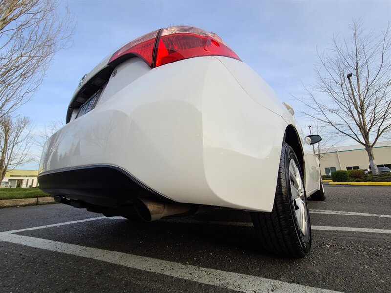 2018 Toyota Corolla LE / Lane Depart Alert / Dynamic Cruise / 1-OWNER  / Backup CAM / BlueTooth / Fresh Local Trade / Clean Title - Photo 12 - Portland, OR 97217