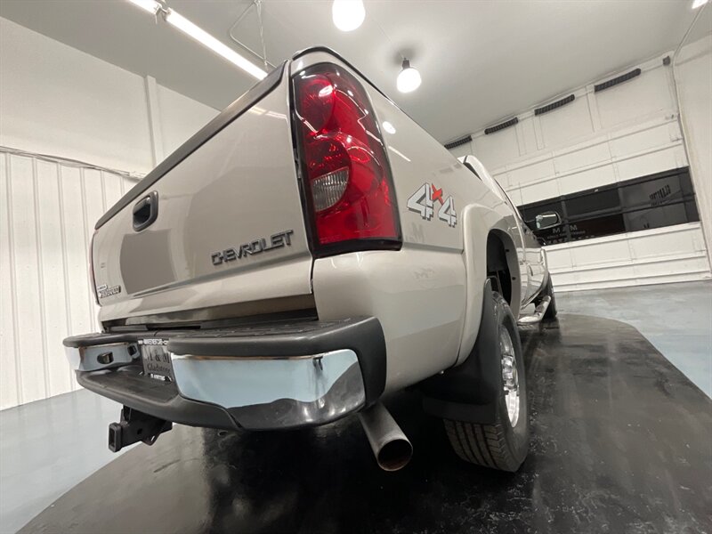 2005 Chevrolet Silverado 2500 LT Crew Cab 4X4 / 8.1L V8 / Leather / 96K MILES  / RUST FREE / Excel Cond - Photo 53 - Gladstone, OR 97027