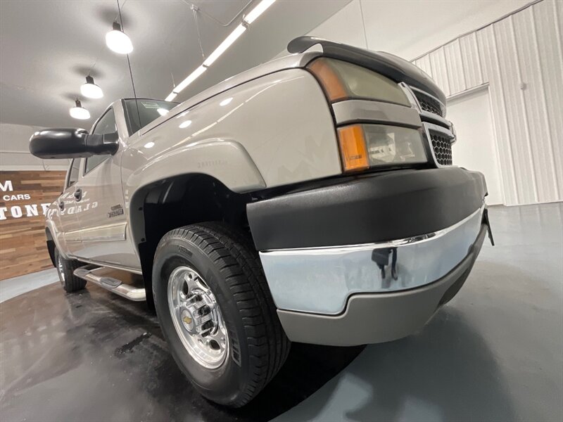 2005 Chevrolet Silverado 2500 LT Crew Cab 4X4 / 8.1L V8 / Leather / 96K MILES  / RUST FREE / Excel Cond - Photo 29 - Gladstone, OR 97027