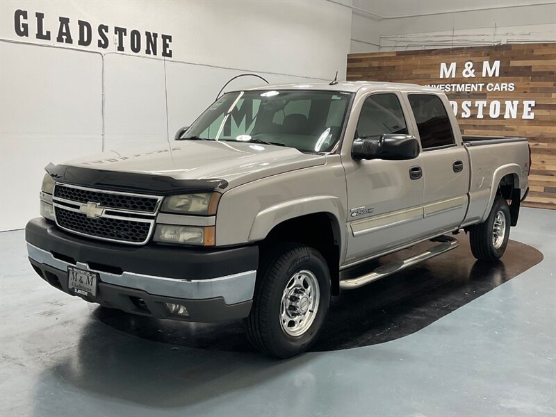 2005 Chevrolet Silverado 2500 LT Crew Cab 4X4 / 8.1L V8 / Leather / 96K MILES  / RUST FREE / Excel Cond - Photo 58 - Gladstone, OR 97027