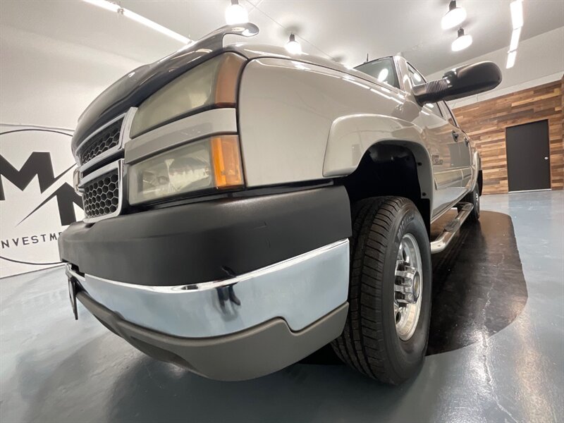 2005 Chevrolet Silverado 2500 LT Crew Cab 4X4 / 8.1L V8 / Leather / 96K MILES  / RUST FREE / Excel Cond - Photo 28 - Gladstone, OR 97027