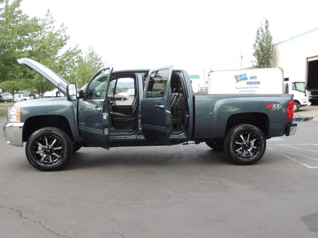 2010 Chevrolet Silverado 2500 Z71 / 4X4 / 6.6L DURAMAX Diesel / ALLISON / LIFTED   - Photo 10 - Portland, OR 97217