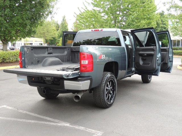 2010 Chevrolet Silverado 2500 Z71 / 4X4 / 6.6L DURAMAX Diesel / ALLISON / LIFTED   - Photo 13 - Portland, OR 97217