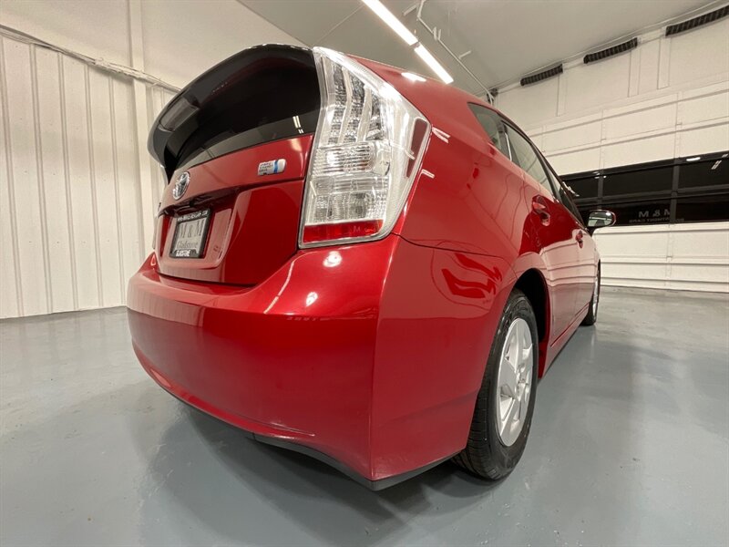 2010 Toyota Prius IV Tech Pkg / 1-OWNER / 45,000 MILES  / Leather & Navigation - Photo 52 - Gladstone, OR 97027