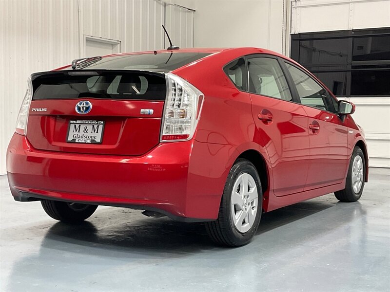 2010 Toyota Prius IV Tech Pkg / 1-OWNER / 45,000 MILES  / Leather & Navigation - Photo 7 - Gladstone, OR 97027