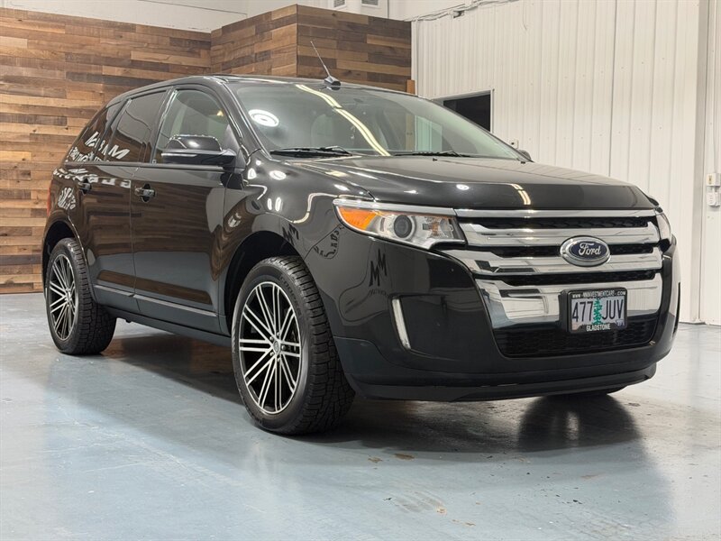2013 Ford Edge SEL AWD / Leather / Panoramic Sunroof /77K Miles  /Panoramic Sunroof /Power Liftgate - Photo 2 - Gladstone, OR 97027