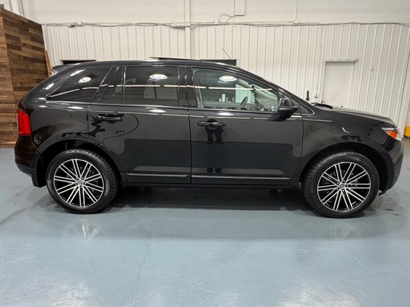 2013 Ford Edge SEL AWD / Leather / Panoramic Sunroof /77K Miles  /Panoramic Sunroof /Power Liftgate - Photo 4 - Gladstone, OR 97027